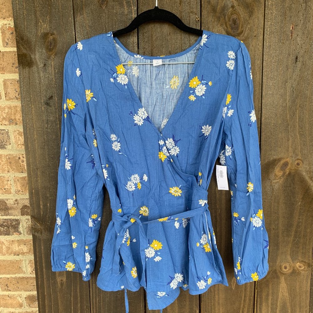 NWT Old Navy Women's Blue Floral Wrap Top Medium